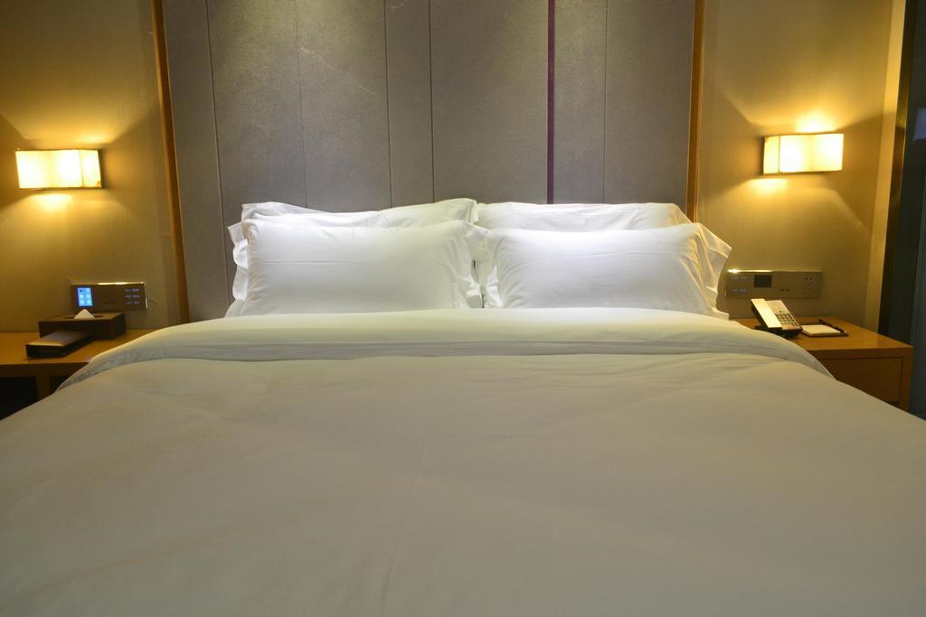Lavande Hotel Zhuhai Gongbei Port Square Bilik gambar